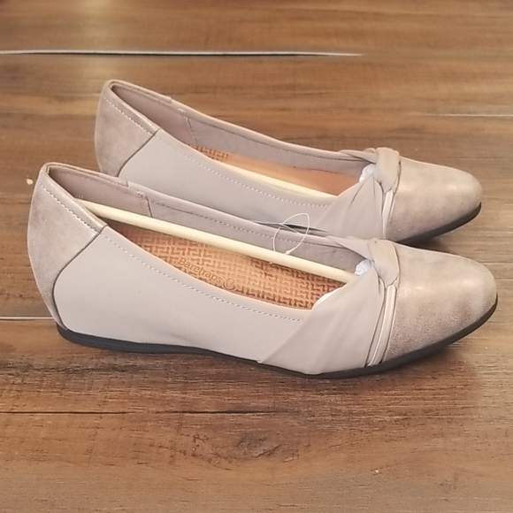 BareTraps Soft Bronze Nima Flat Shoes - Picture 3 of 4